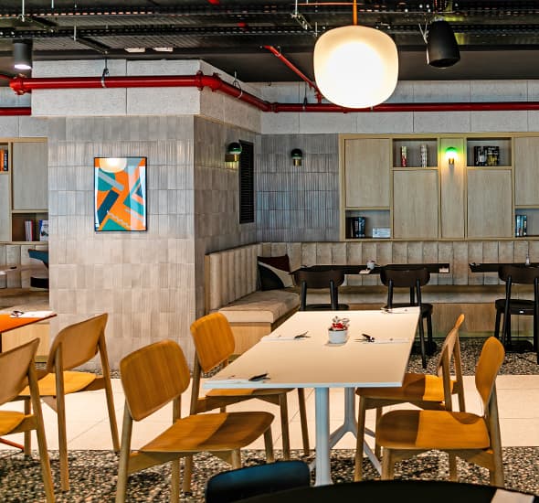 Hotel pleyel wyndham H4 bar restaurant